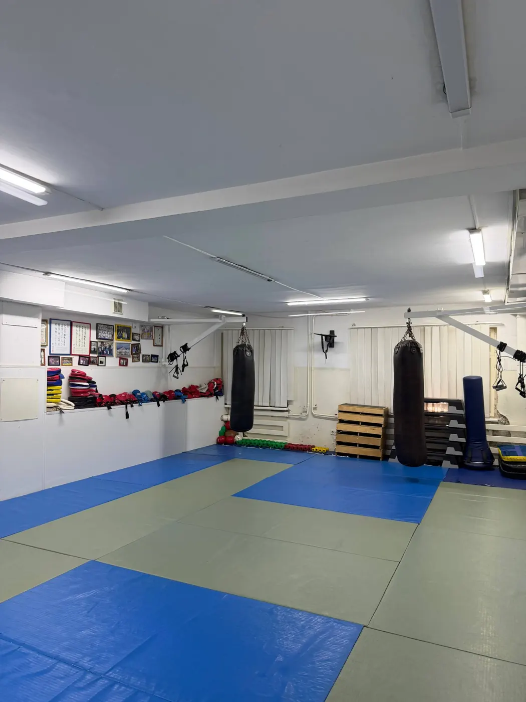 Простір для тренувань у залі DZEN KARATE CLUB на правому березі