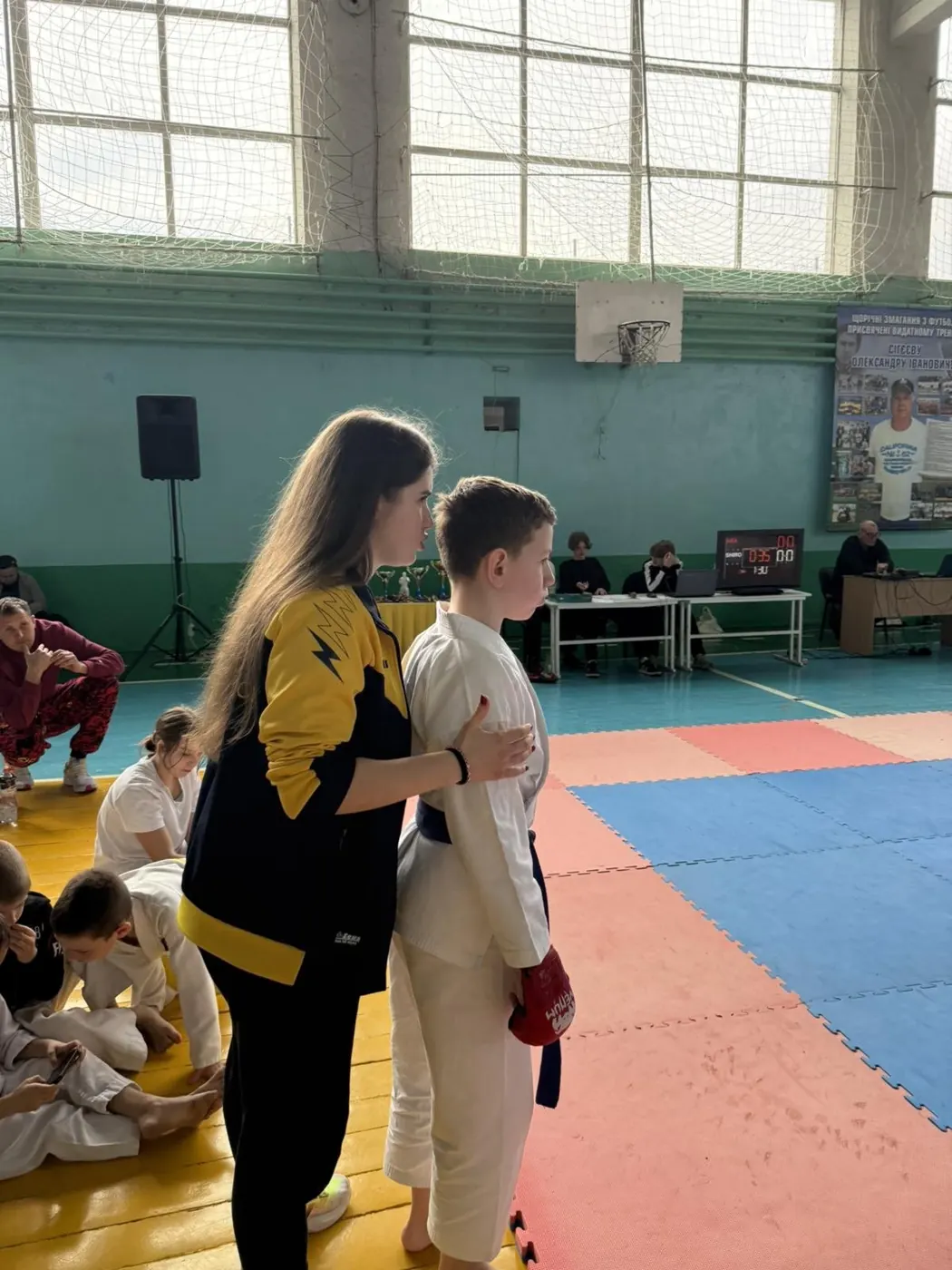 Аліна Павлюк на змаганнях з карате, фото зі спортивного архіву
